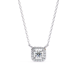 18KT Female Halo 4.37 Pendent