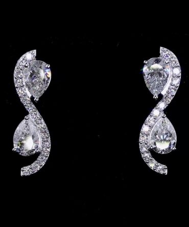 FEMALE SOLITAIRE EARRING