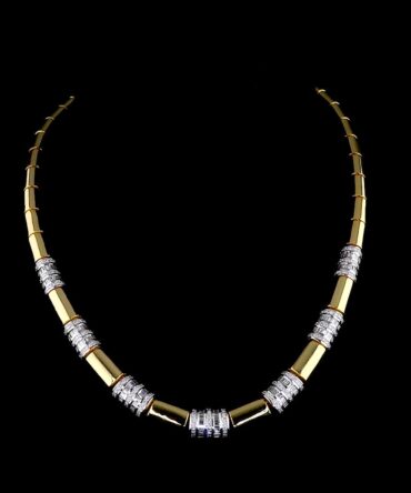 FEMALE COCKTAIL NECKLACE